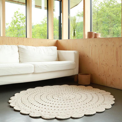 Alma is a 100% pure cotton rug and is easy to clean: it can be machine washed. Cotton is an easy to maintain material that will make your life easier.