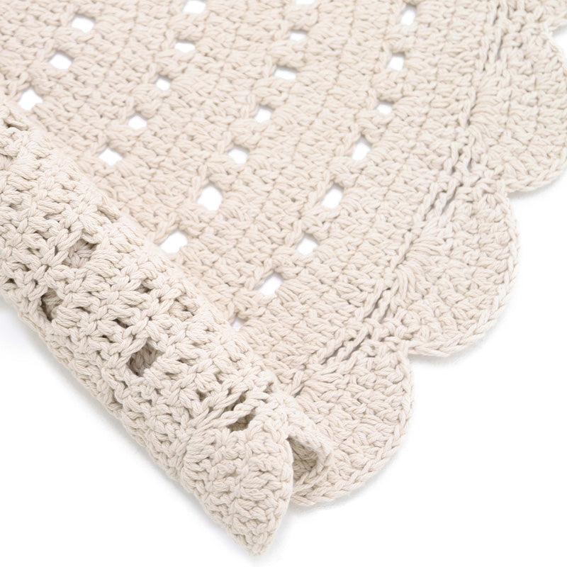 Alma is made without toxic dyes and is OEKO-TEX certified: it is a rug respectful of the environment and your body.