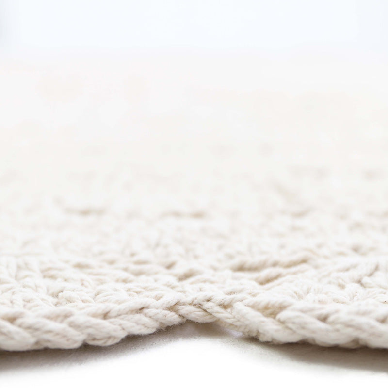 Alma is available in 8 colors and can easily fit your interior.