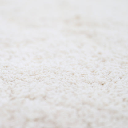 PERLA Ecru rug crochet finish