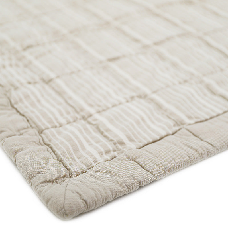 Anna will fit perfectly in a newborn’s room and will be discreet everywhere in the house and elsewhere!