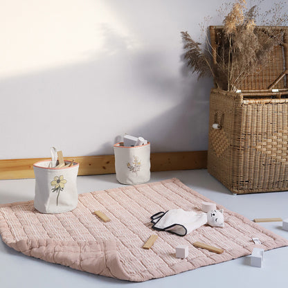 Anna will fit perfectly in a newborn’s room and will be discreet everywhere in the house and elsewhere!