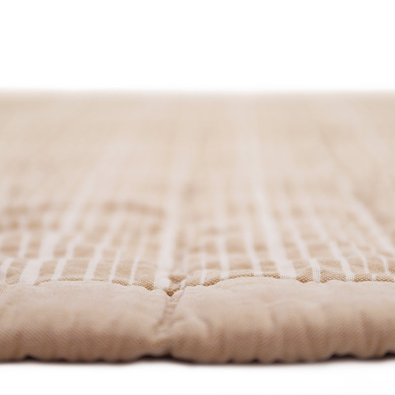 Designed in a very good quality of washed cotton, this mat is OEKO-TEX certified, guaranteeing the consumer the absence of toxic products for the body and the environment.